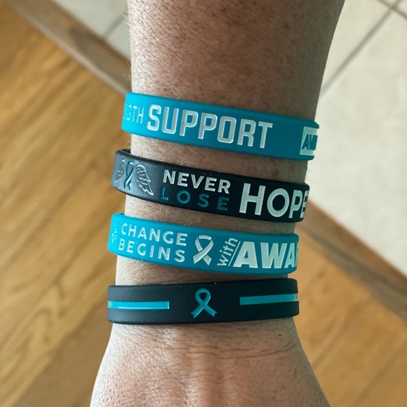 Meet your Posher, Liz - Picture 1 of 1